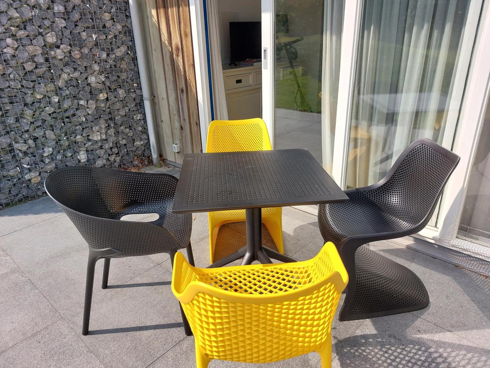 't Strandhuys En De Vuurtoren, Met Eigen Keuken, Zonnig Terras Nabij Dorp, Duinen En Strand, Incl Verwarmd Binnen Zwembad * Hollum (Ameland)