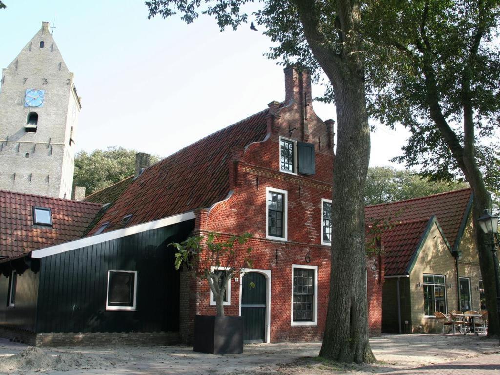 Appartement 't Strandhuys En De Vuurtoren, Met Eigen Keuken, Zonnig Terras Nabij Dorp, Duinen En Strand, Incl Verwarmd Binnen Zwembad Hollum (Ameland)
