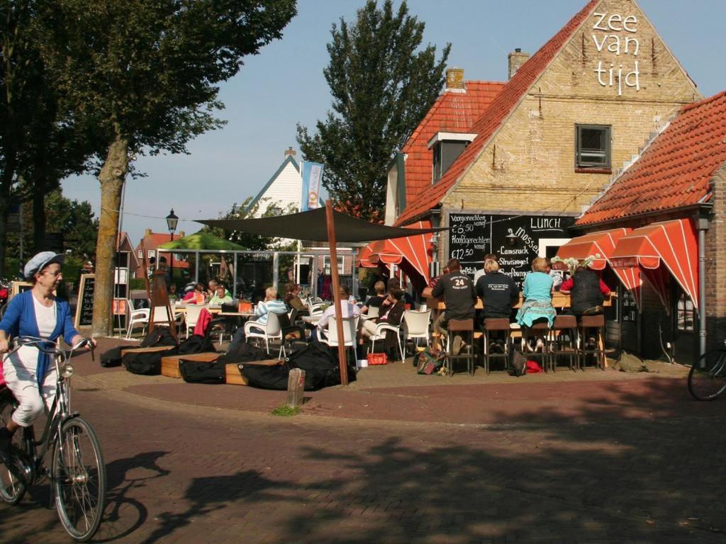't Strandhuys En De Vuurtoren, Met Eigen Keuken, Zonnig Terras Nabij Dorp, Duinen En Strand, Incl Verwarmd Binnen Zwembad Hollum (Ameland)
